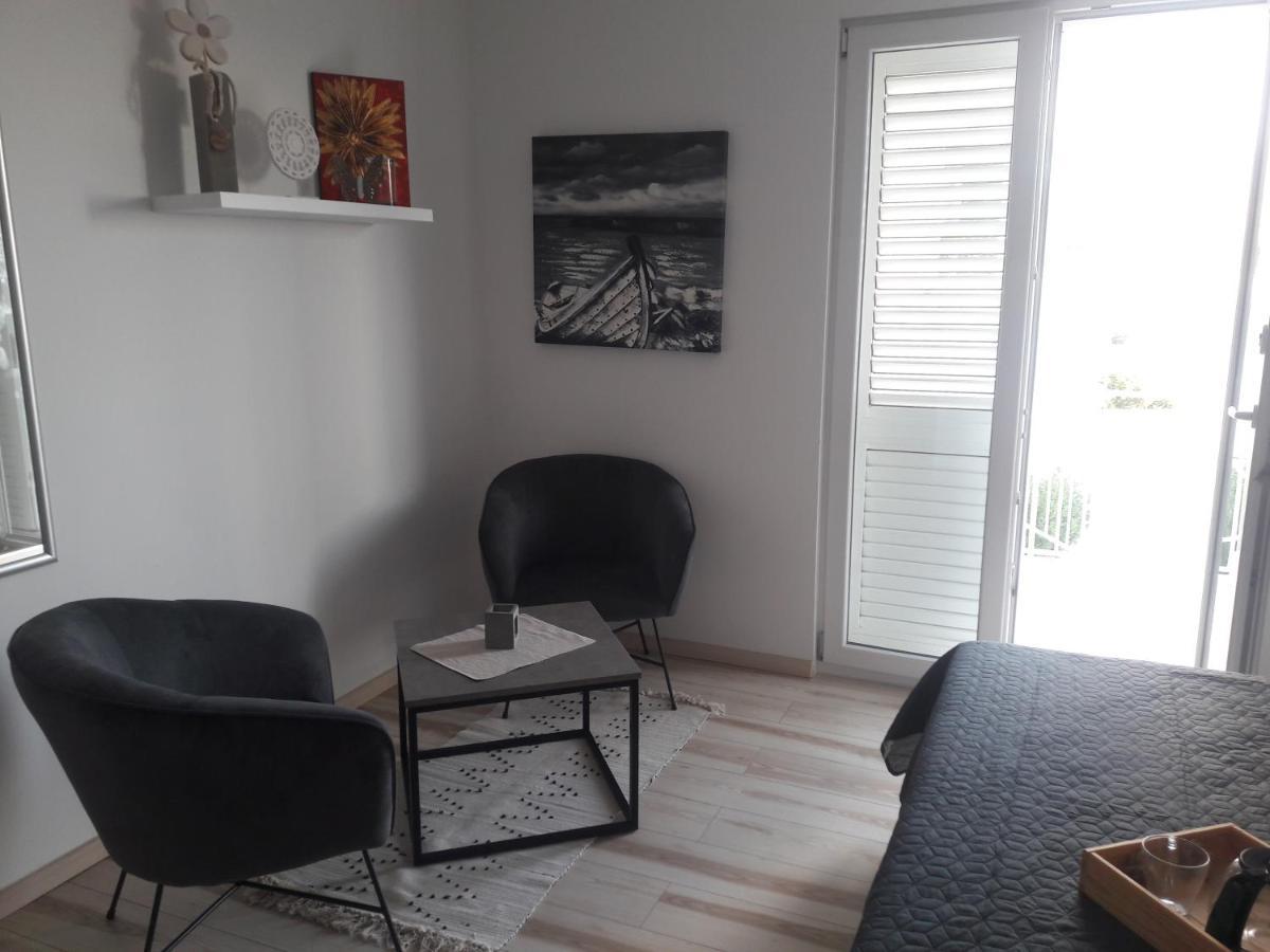Apartment Tea Primošten Eksteriør bilde