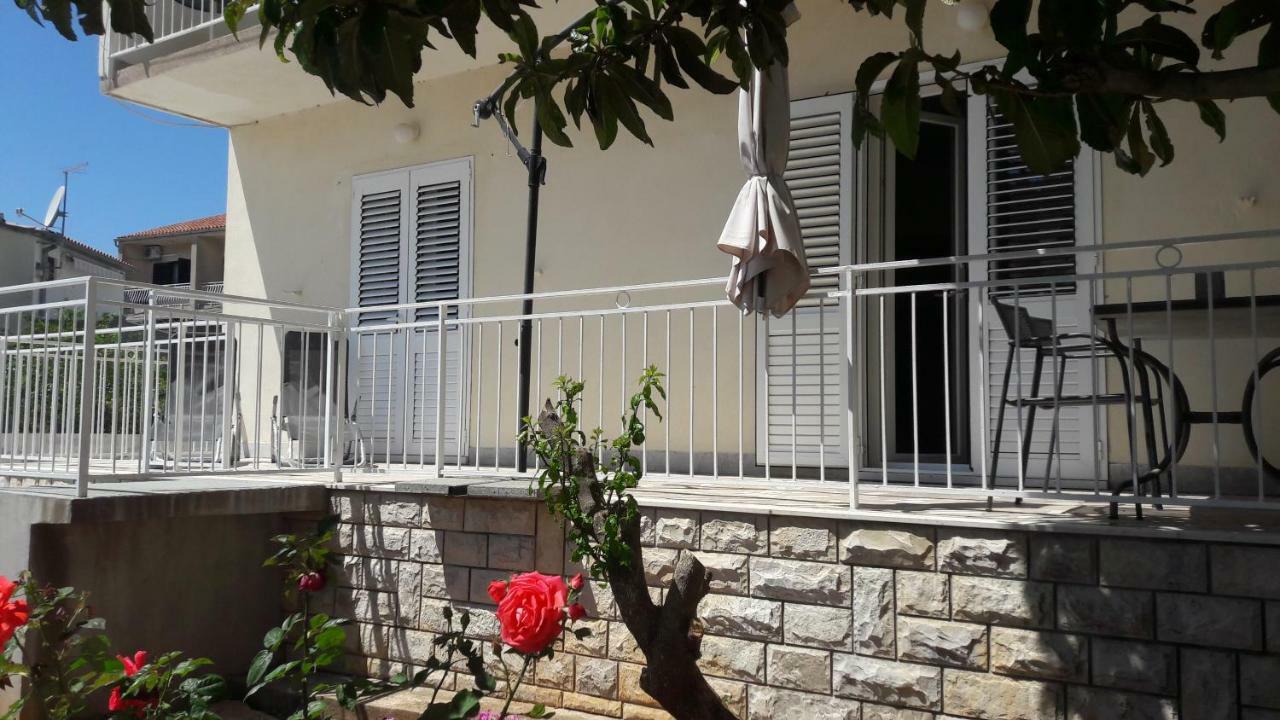 Apartment Tea Primošten Eksteriør bilde