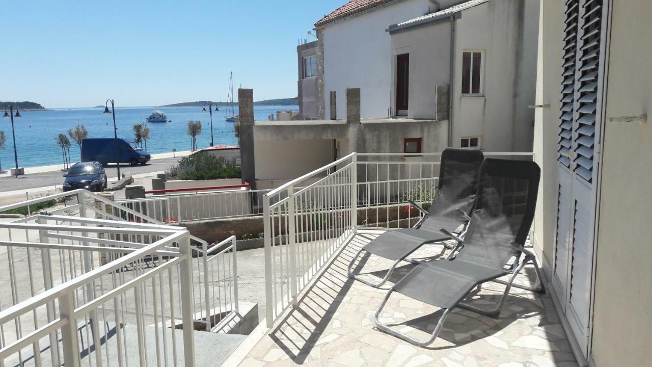 Apartment Tea Primošten Eksteriør bilde